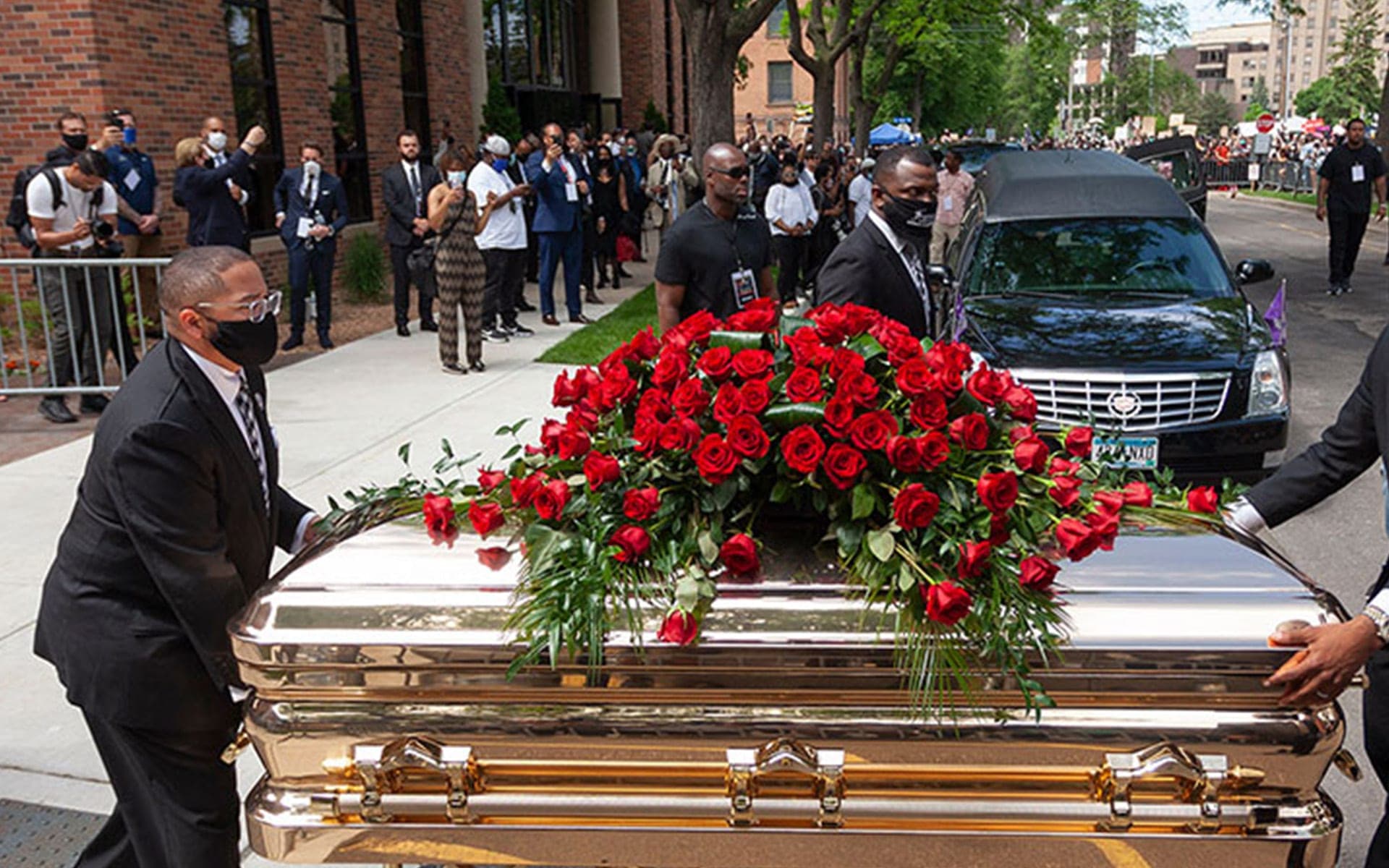 End-of-Life Farewell and Dignified Remembrance
